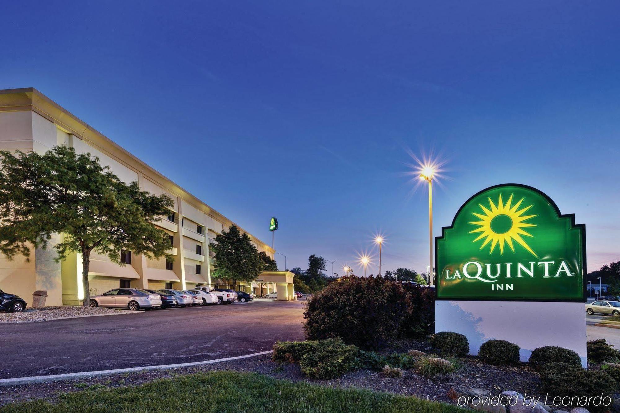 Отель La Quinta By Wyndham Cleveland - Airport North Экстерьер фото